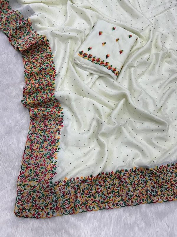 Dhupiyan Silk Saree with Blouse Piece - Image 3